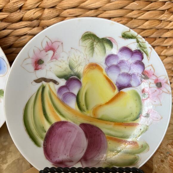4 hand painted fruit/flower plates - Picture 4 of 8